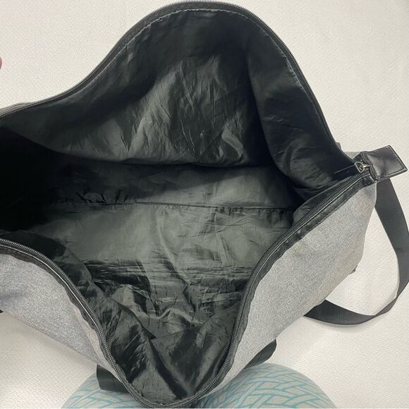 Calvin Klein Gray Black Weekender Duffle Bag Handles and Long Strap - Picture 14 of 14